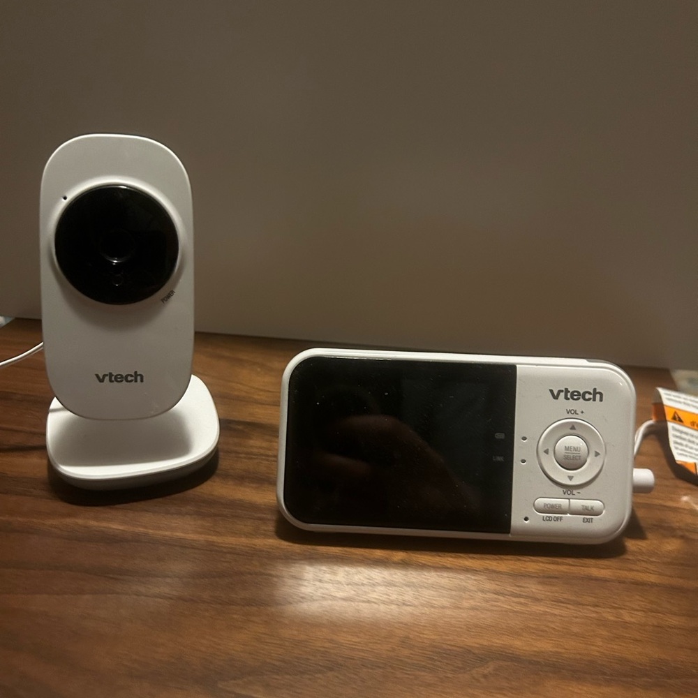 VTech Baby Monitor with Camera and Screen